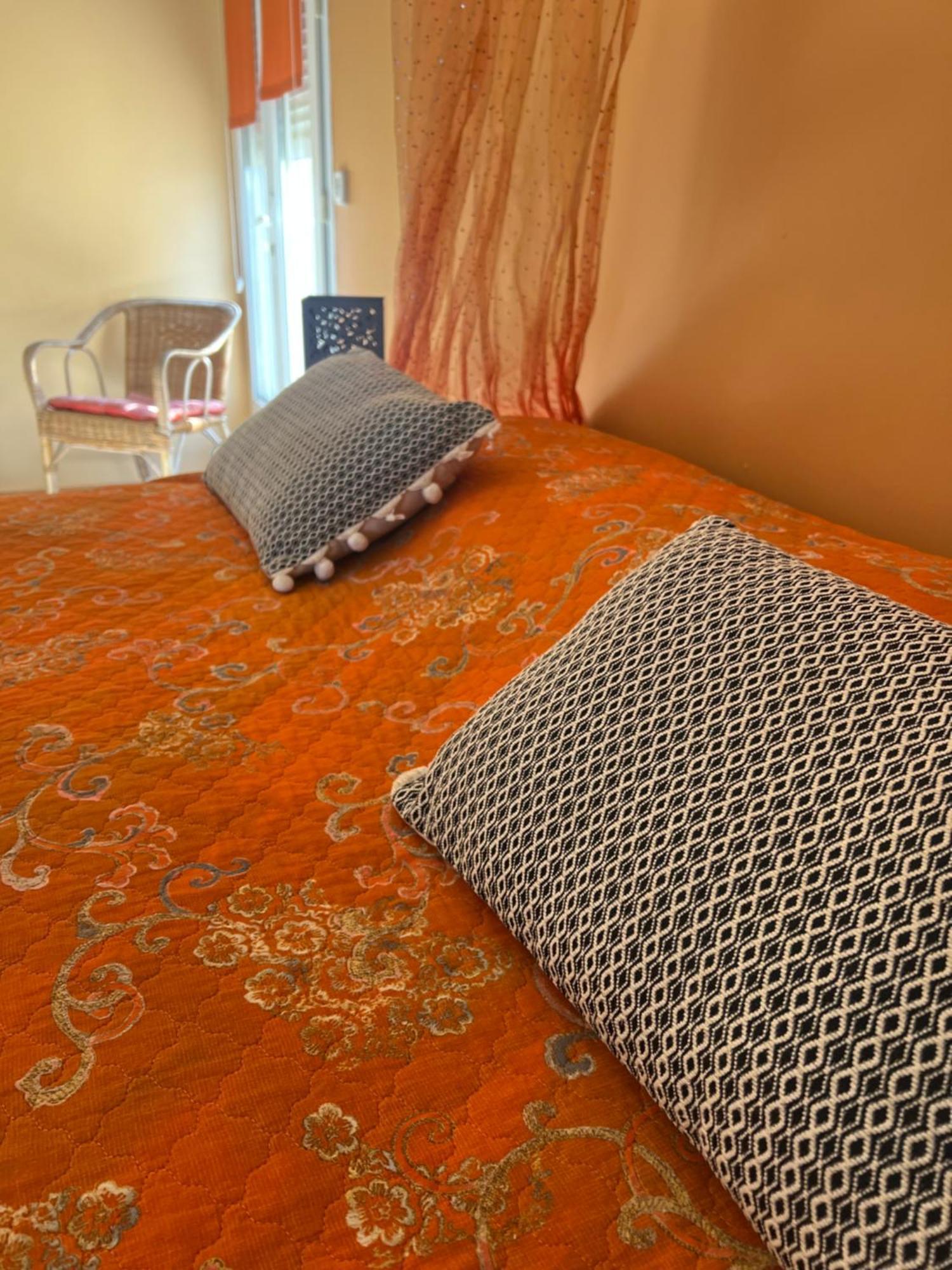 L'Orangerie De La Pontete Bed & Breakfast Vayres  Exterior photo